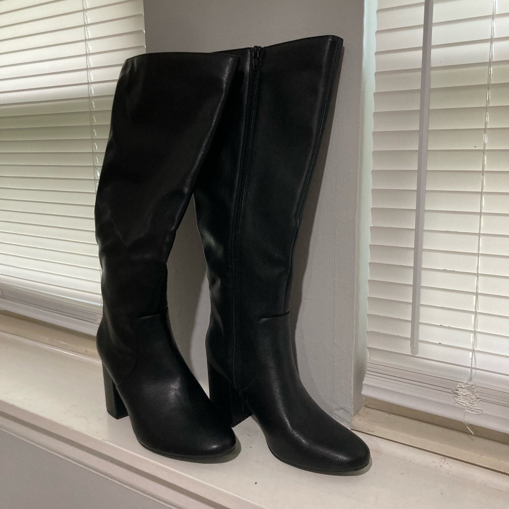 Classic black boots